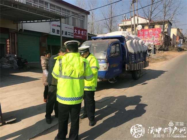 漢中交警一大隊熱熱鬧鬧唱響交通安全宣傳日