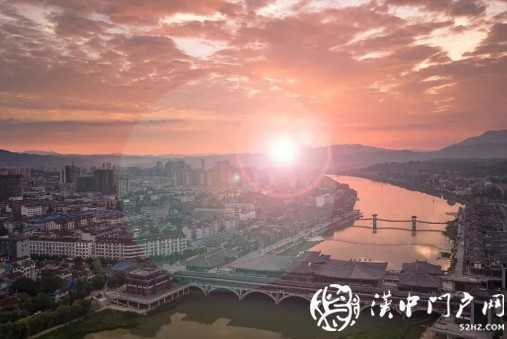 西鄉(xiāng)· 彩霞飄 夕陽(yáng)紅！