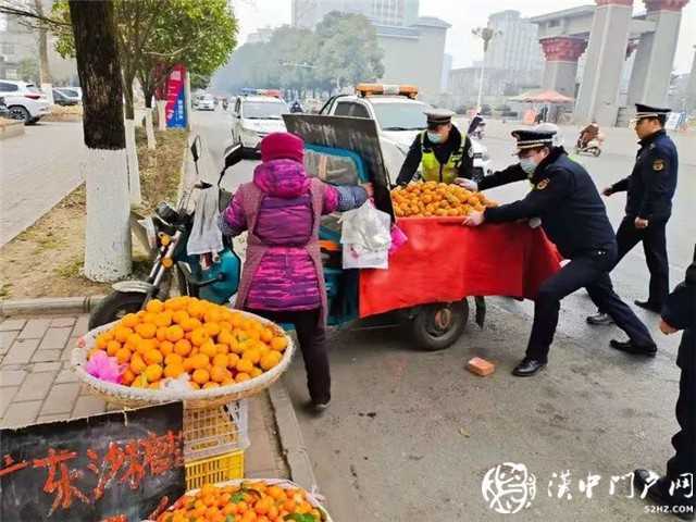 拒絕“添堵”！漢中交警一大隊(duì)重拳整治“馬路市場(chǎng)”