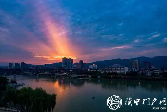 西鄉(xiāng)· 彩霞飄 夕陽(yáng)紅！