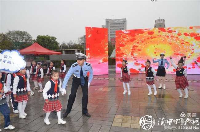 漢中交警一大隊熱熱鬧鬧唱響交通安全宣傳日