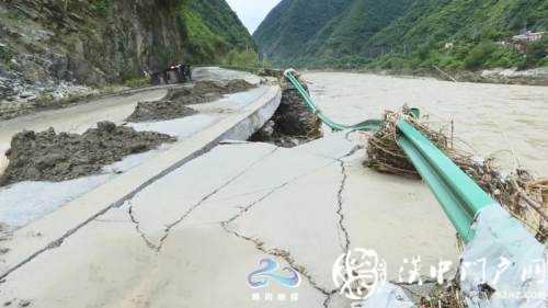 略陽(yáng)多條道路塌方中斷，交通部門(mén)緊急搶修保暢通！