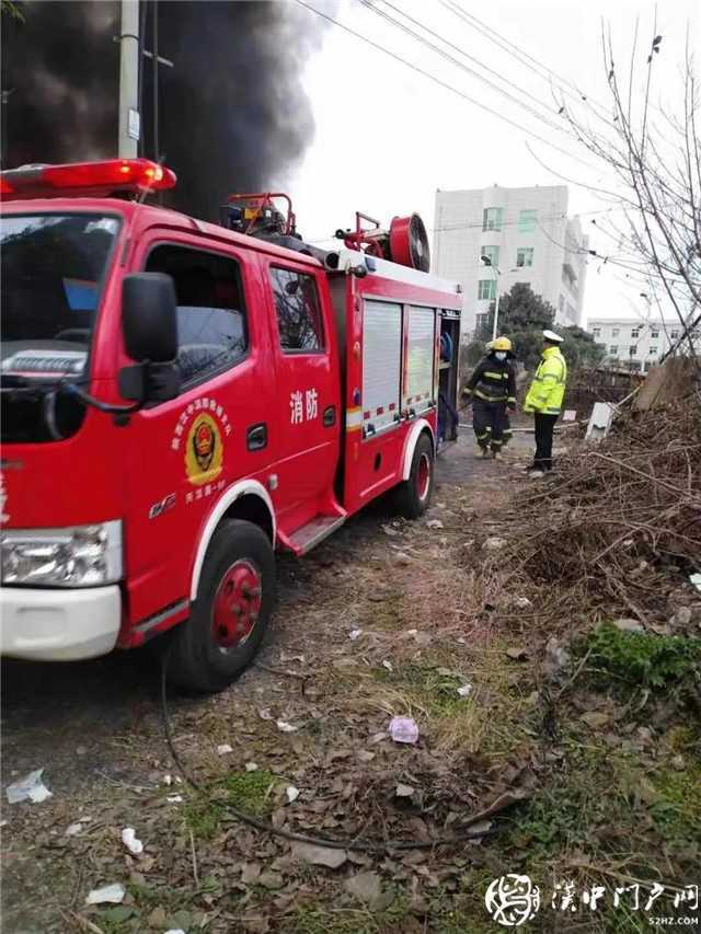 “跟我走！”漢中交警爭分奪秒開辟救火“綠色通道”