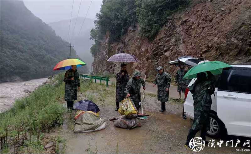 流浪老人被困暴雨中，鎮(zhèn)村干部施救解危難 ——碑壩鎮(zhèn)“五個(gè)大走訪、辦好民生事”黨史學(xué)習(xí)教育實(shí)踐活動(dòng)紀(jì)實(shí)