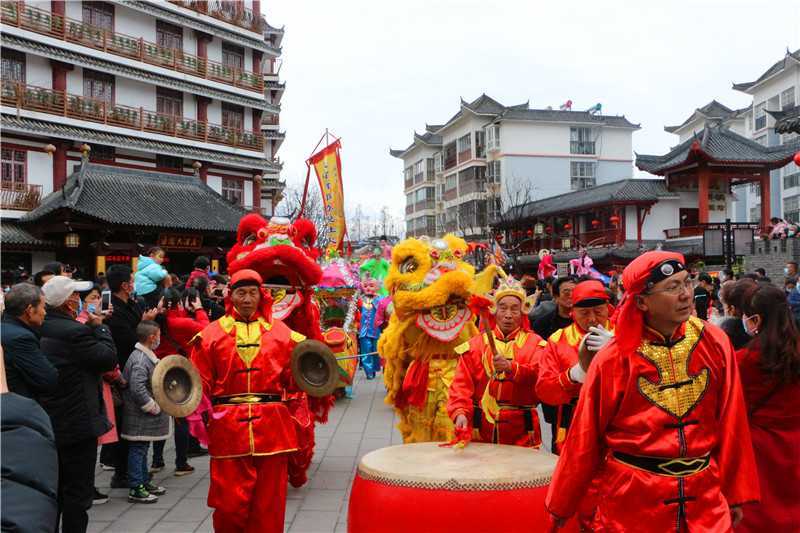 非遺鬧古鎮(zhèn) 歡樂過元宵！這個(gè)元宵熱鬧非凡……