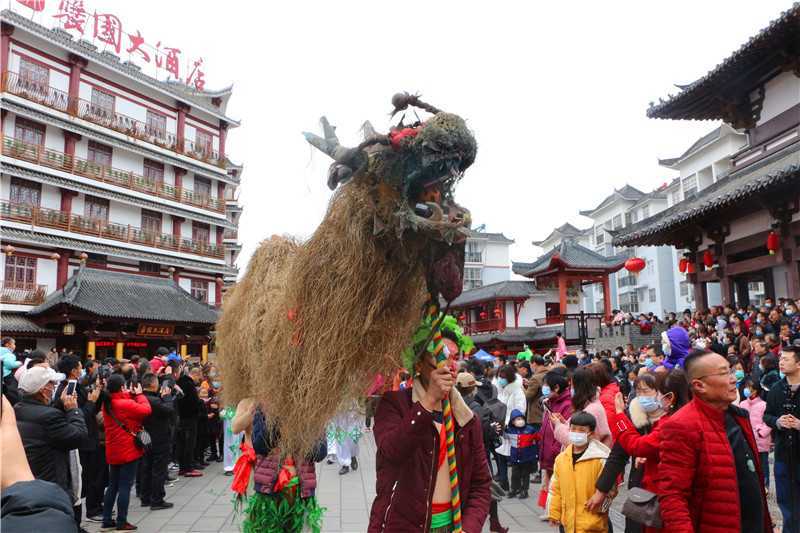 非遺鬧古鎮(zhèn) 歡樂過元宵！這個(gè)元宵熱鬧非凡……