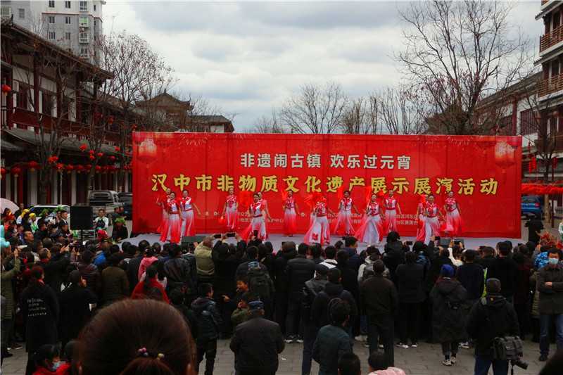 非遺鬧古鎮(zhèn) 歡樂過元宵！這個(gè)元宵熱鬧非凡……