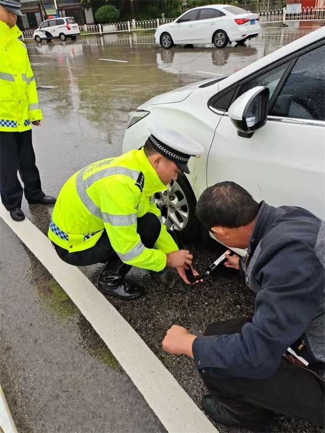 68小時(shí)堅(jiān)守！漢中交警大隊(duì)圓滿完成國(guó)慶假期道路交通安保任務(wù)"