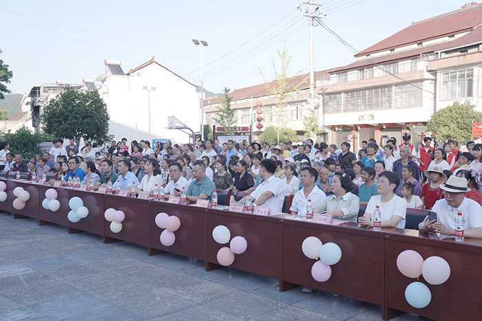 陜西理工大學“涓涓理工情意，教育賦能鄉(xiāng)村振興”大舞臺走進南鄭兩河鎮(zhèn)