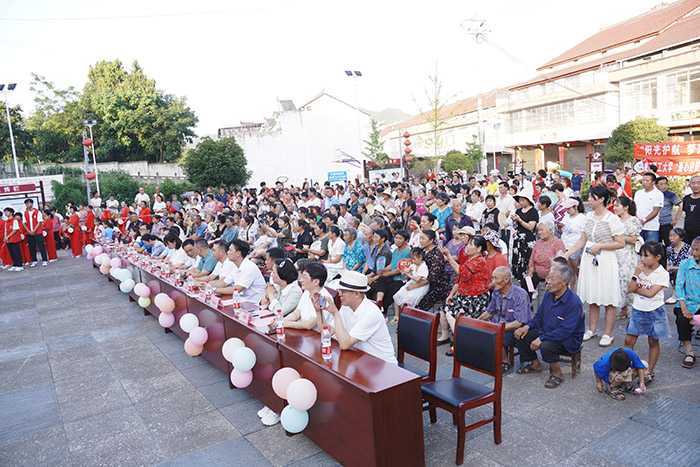 陜西理工大學“涓涓理工情意，教育賦能鄉(xiāng)村振興”大舞臺走進南鄭兩河鎮(zhèn)