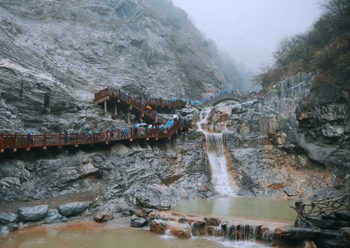 “嘉陵棧道 靈巖洞天”靈巖寺景區(qū)棧道開放暨略陽縣冬季文旅消費(fèi)季系列活動啟動