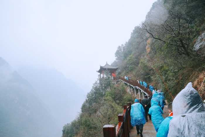 “嘉陵棧道 靈巖洞天”靈巖寺景區(qū)棧道開放暨略陽縣冬季文旅消費(fèi)季系列活動啟動