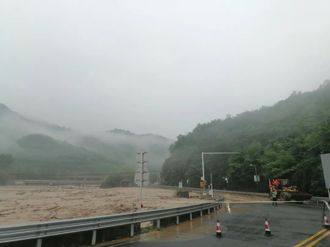 漢中撤離7349戶17513人，多條道路交通管制