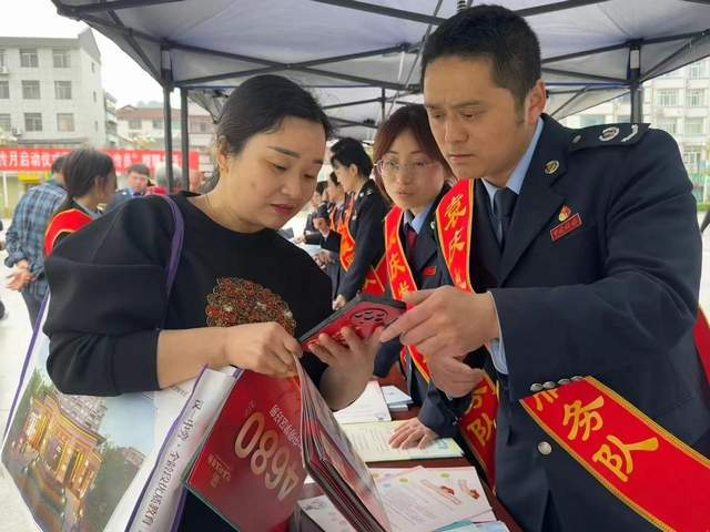 李振峰：縱橫正有凌云筆——讀朱軍長(zhǎng)篇小說(shuō)《藍(lán)色經(jīng)緯》